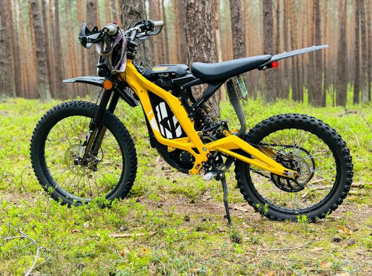 Wycieczki na elektrycznym crossie marki SurRon